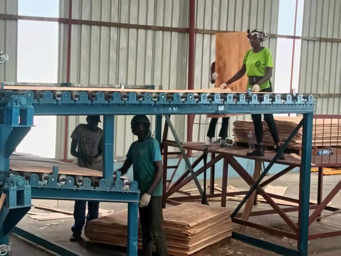 楊木單板秋葵成人APP下载 楊木單板秋葵成人APP下载